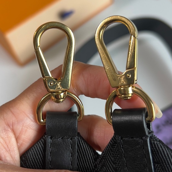 Louis Vuitton Black Strap with Gold Hardware - Picture 3 of 16